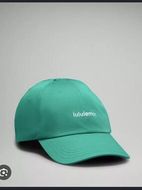 lululemon classic ball cap in green (S/M great condition!)
